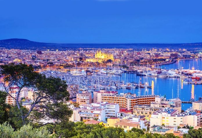 Η Πάλμα της Ισπανίας απαγορεύει το Airbnb από τον Ιούλιο