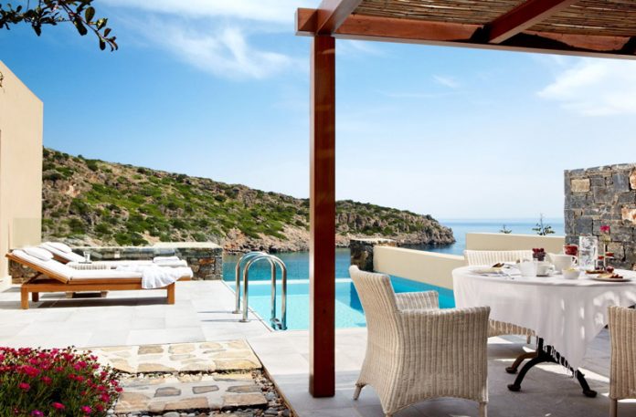 TUI Villas επιλέγουν οι Έλληνες επιλέγουν βίλες αντί για ξενοδοχεία