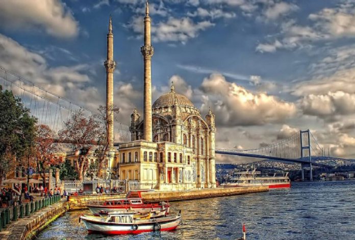 Τουρκικά ξενοδοχεία έβαλαν ντετέκτιβ για να αντιμετωπίσουν ψευδείς ασθένειες