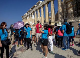 Κύματα κινέζων τουριστών στην Ελλάδα