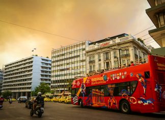 Ανησυχούν οι ξένοι tour operator για τις πυρκαγιές στην Αθήνα