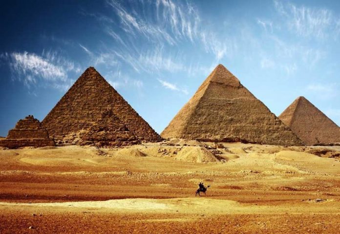 Η Αίγυπτος κατάρτισε φιλόδοξο τουριστικό πλάνο